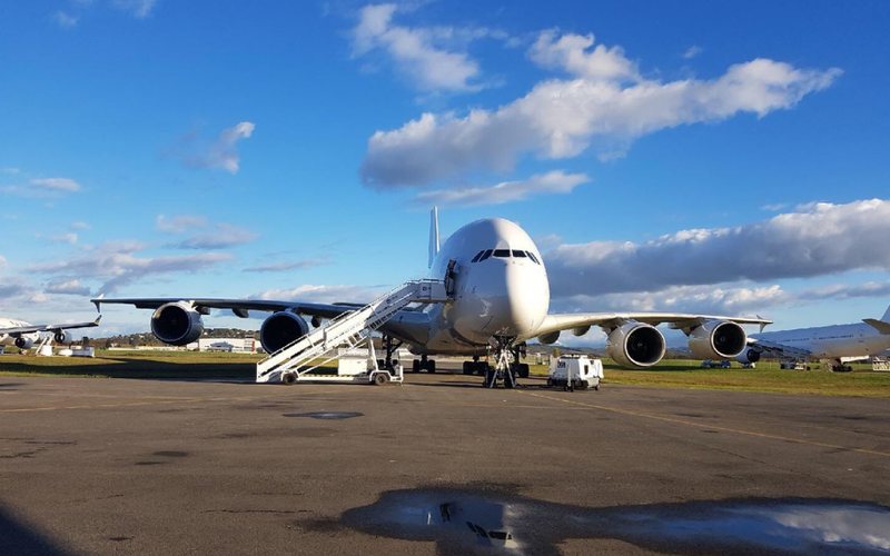 Primeiro A380 o maior avião de passageiros do mundo é sucateado na França