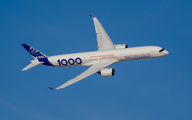 A350-1000 e voo de demonstração no aeroporto Al Maktoum - Airbus