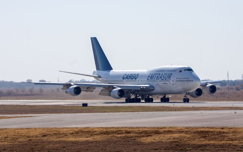 A apreensão e posterior desmontagem de um Boeing 747-300 cargueiro, por suspeita de espionagem, são os pivôs da sanção - Sebastian Borsero