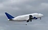 Avião cargueiro da Boeing perde roda durante a decolagem