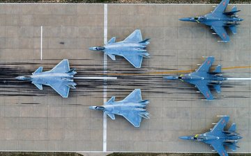 Imagem China alcança meta de produção e testes de aviões militares em 2021