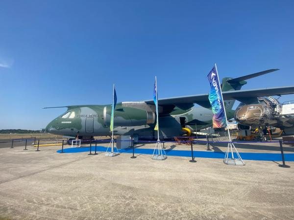 Participação do KC-390 em eventos estrangeiros pode despertar o interesse na compra do avião - CECOMSAER/Suboficial Manfrin