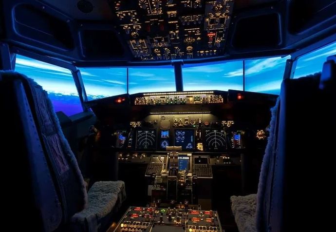 Cockpit 737