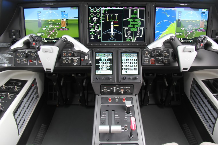 Cockpit do Phenom 300E