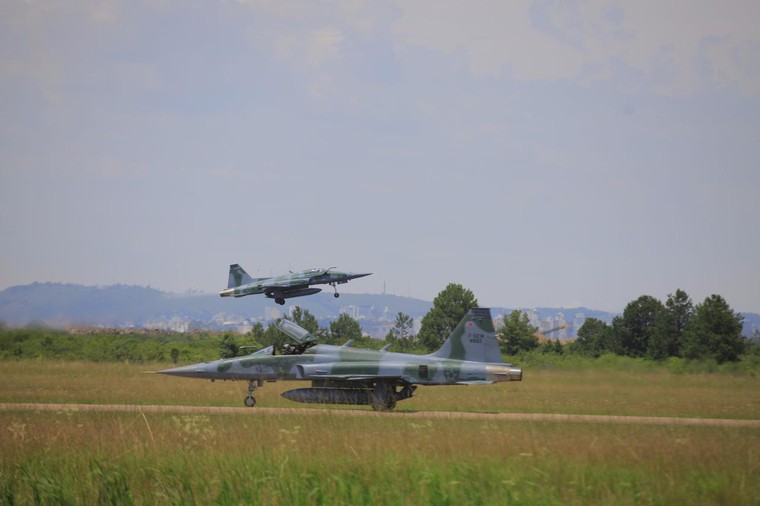 F-5M durante ensaio do Link-BR2