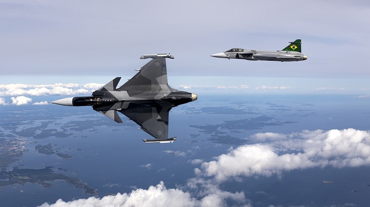 Gripen E da força aérea da Suécia e da força aérea brasileira