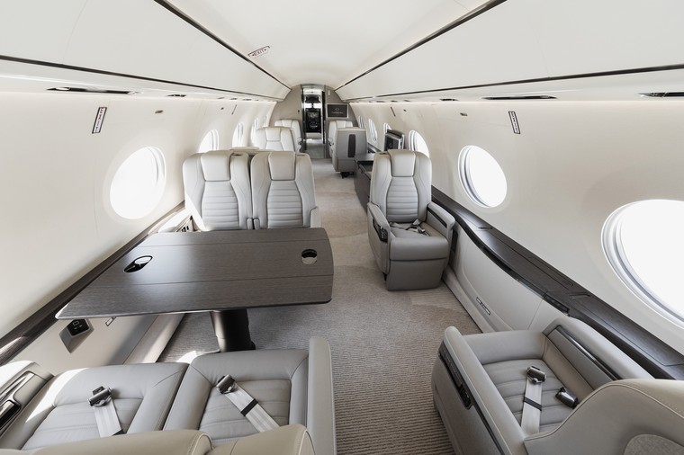 Interior do G700 da Gulfstream