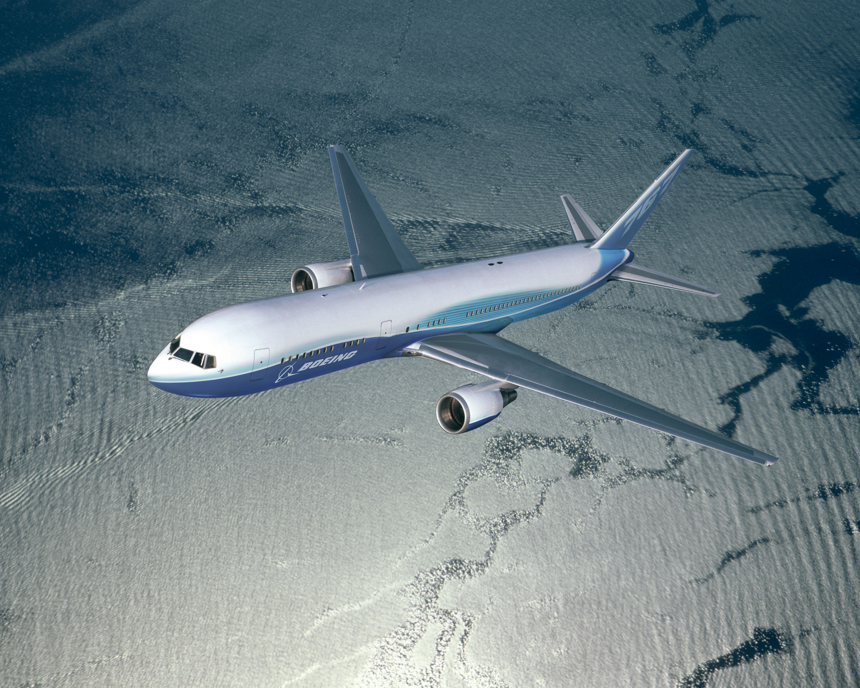 Boeing prevê 767 equipado com motores do 787