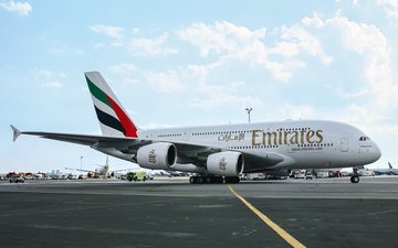 Companhia aérea opera seis voos diários com o Airbus A380, para até 517 passageiros - Divulgação