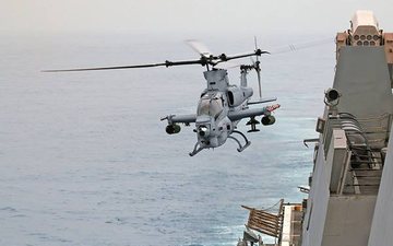 Imagem Helicóptero de ataque AH-1Z Viper dos Fuzileiros Navais dos EUA sofre acidente