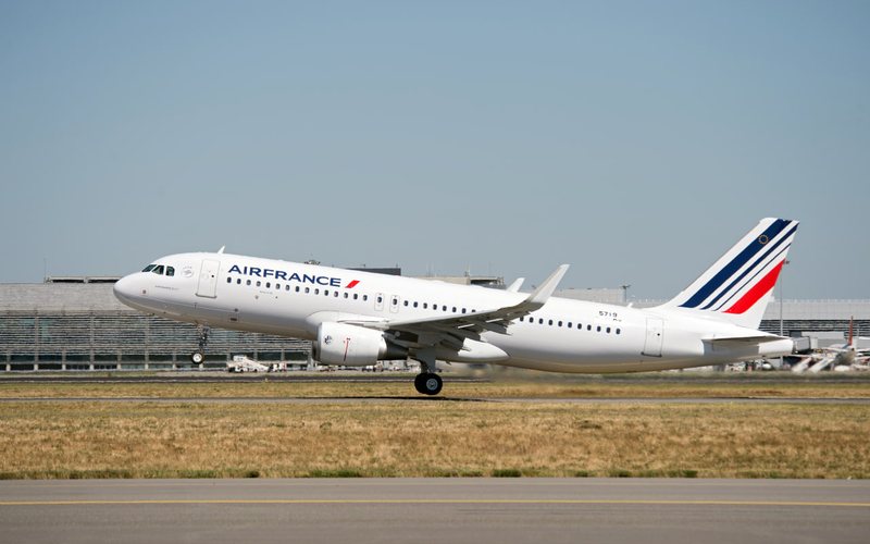 Airbus A320 da Air France conta com 170 assentos, sendo 8 na classe Business e 162 na Economy - Airbus