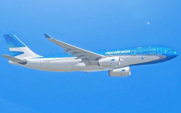Após registrar lucro operacional de US$ 20,2 milhões em 2024, a Aerolíneas projeta operar com recursos próprios após 17 anos - Divulgação