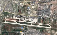 O aeroporto de Aleppo estaria sendo utilizado para o transporte de armas para aliados sírios, incluindo o Hezbollah - Google Maps/Reprodução