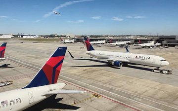 O aeroporto Hartsfield-Jackson é o principal gerador de empregos de Atlanta e o principal centro de operações da Delta Air Lines - ATL Airport