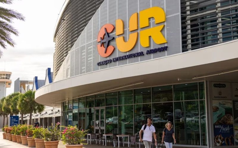 O terminal recebe voos diretos do aeroporto de Confins, também administrado pela concessionária brasileira - CCR Aeroportos
