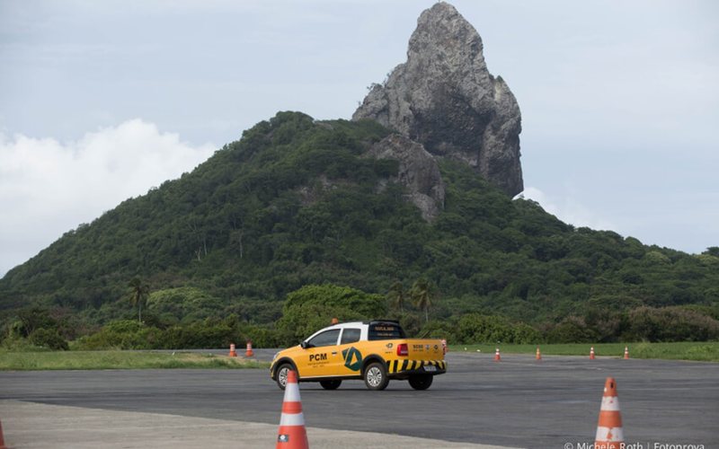 A pista e o pátio de aeronaves do aeroporto de Fernando de Noronha serão restaurados - Fotoprova/Michele Roth - Via Dix Empreendimentos