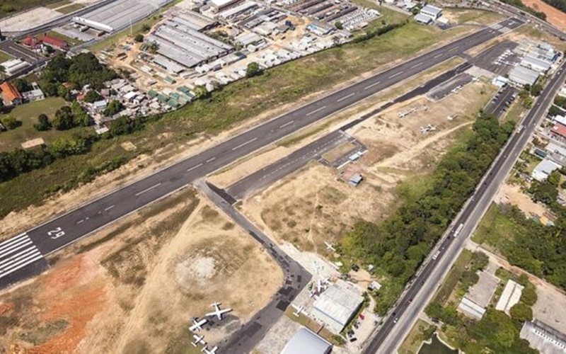 O local abriga o aeroclube do Amazonas, empresas de táxi aéreo e escolas de paraquedismo - Divulgação