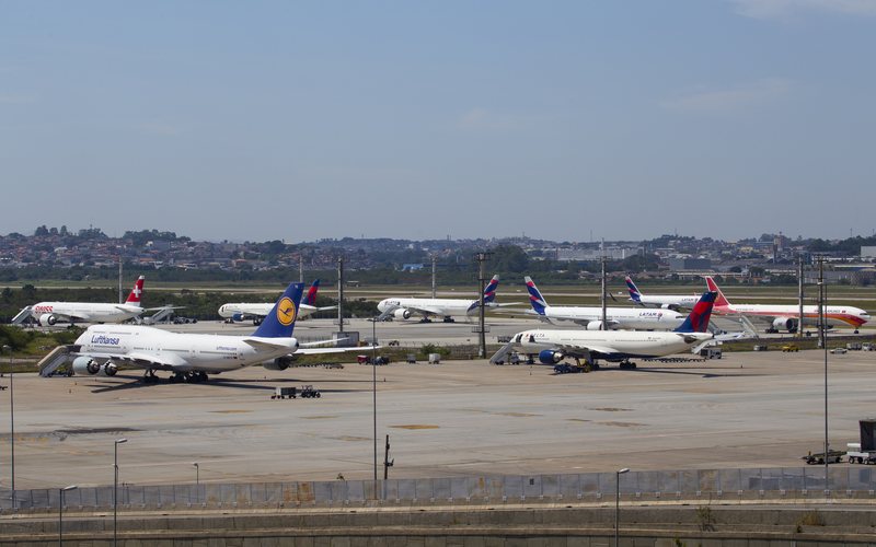 Pátio do aeroporto de Guarulhos, voos internacionais foram responsáveis por 34% do tráfego de passageiros - Guilherme Amancio