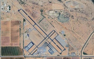 O acidente aconteceu na região do aeroporto de Marana, conhecido por ser um terminal logístico de armazenamento de aviões - Google Earth