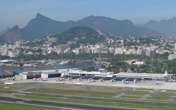 O aeroporto Santos Dumont é um dos mais bem localizados no mundo, no Centro do Rio de Janeiro - Divulgação