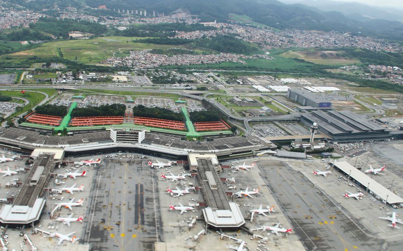 Aeroporto de Guarulhos é a principal porta de entrada do país - Luis Neves