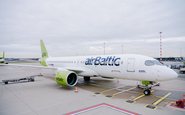 airBaltic opera uma frota formada apenas pela maior variante do A220 - Reprodução/airBaltic