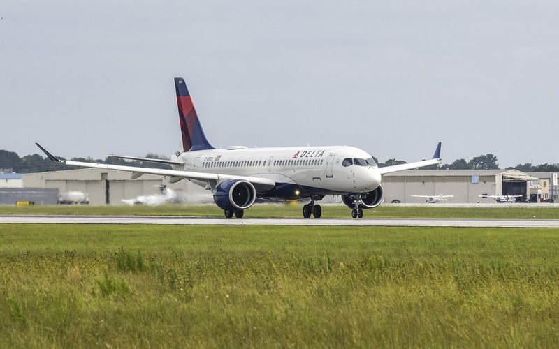 Aeronave poderá receber até 150 passageiros. Delta foi a primeira norte-americana a operá-lo. - Divulgação