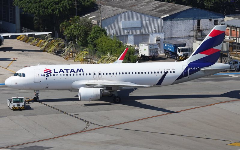 Los vuelos entre Florianópolis y Santiago son operados con el A320 - Luis Neves