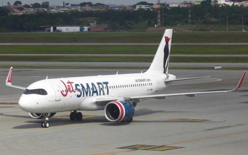 Airbus A320neo da JetSmart no aeroporto de Guarulhos, rota para Santiago foi inaugurada em abril - Divulgação