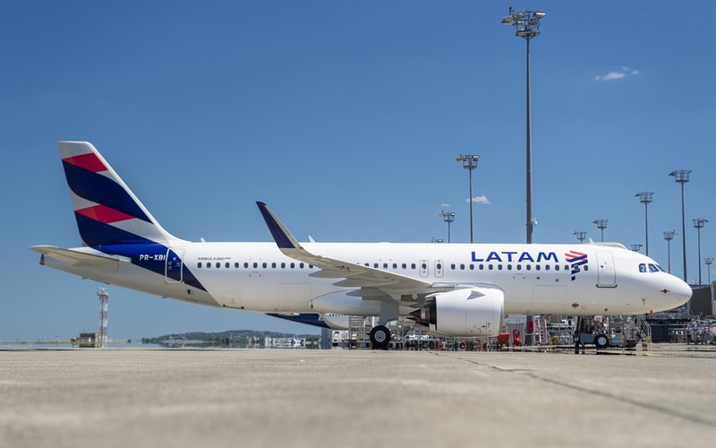 A Latam fará três voos semanais entre as capitais do Brasil e do Chile - Divulgação.