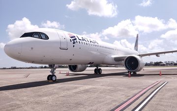 O Airbus A321-200NX de matrícula PS-LBN (foto) fará seus primeiros voos comerciais nesta quinta-feira (4) - Latam Airlines