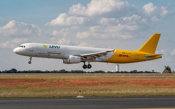 Primeiro Airbus A321 convertido para cargueiro da Levu e DHL pousou no aeroporto de Viracopos nesta semana - Guilherme Ramos / Divulgação DHL