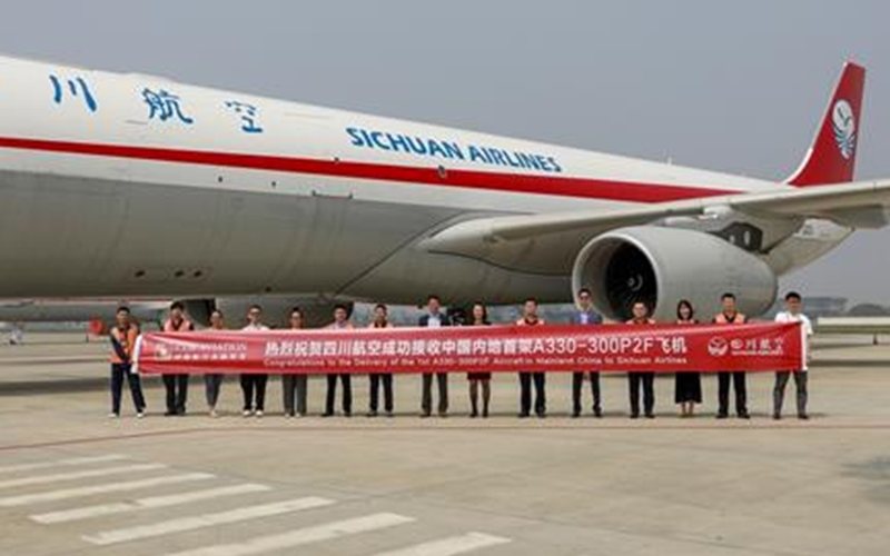 Outras 13 conversões de aeronaves, pedidas por uma empresa de arrendamento, deverão ser feitas em aeroporto chinês - CDB Aviation/Divulgação
