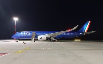 A operação será alternada com o Airbus A350-900 (foto) e com o A330-200 - Divulgação
