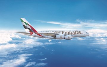A companhia creditou os resultados à forte demanda de passageiros e pela eliminação de todas as restrições de viagem - Emirates/Divulgação