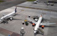 Aeronaves da Latam e Gol no aeroporto de Congonhas, em São Paulo, segundo mais movimentado do país - Edmundo Ubiratan