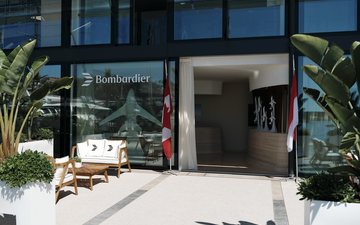 O espaço está localizado no Iate Clube de Mônaco - Bombardier