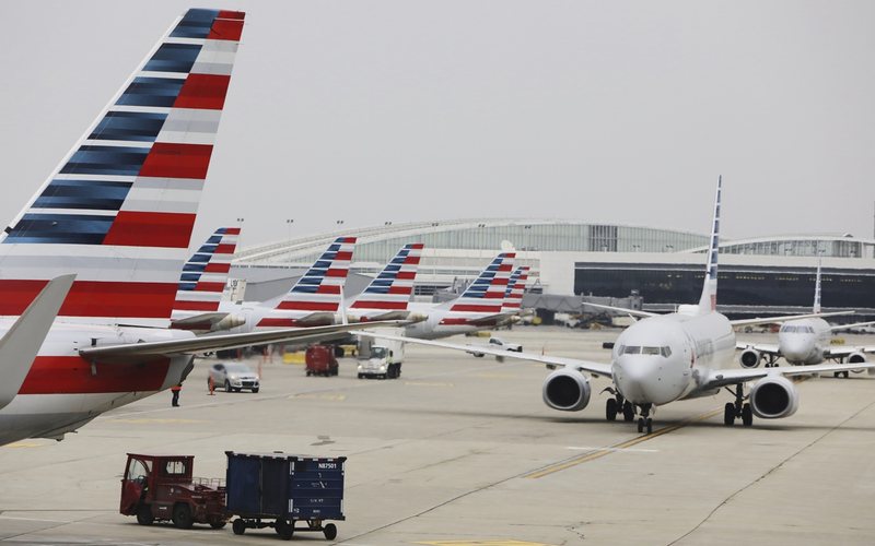O caso começou após um desentendimento por conta do despacho de uma bagagem de mão - American Airlines/Divulgação
