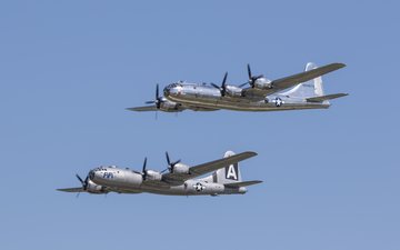 Doc e Fifi voltarão a voar em Oshkosh após quase 10 anos - Laurie Goossens