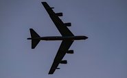 B-52 sobrevoam o Caribe durante ações de vigilância e ataque contra o tráfico na região - USAF