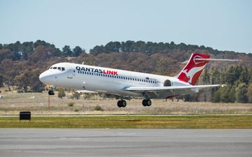 Cerca de 20 destas aeronaves da Boeing estão atualmente na frota da subsidiária regional da Qantas - Divulgação