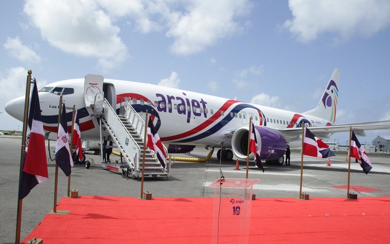 A aeronave recebeu faixas alusivas às cores da bandeira da República Dominicana - Arajet