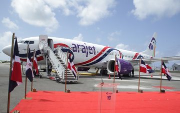 A aeronave recebeu faixas alusivas às cores da bandeira da República Dominicana - Arajet