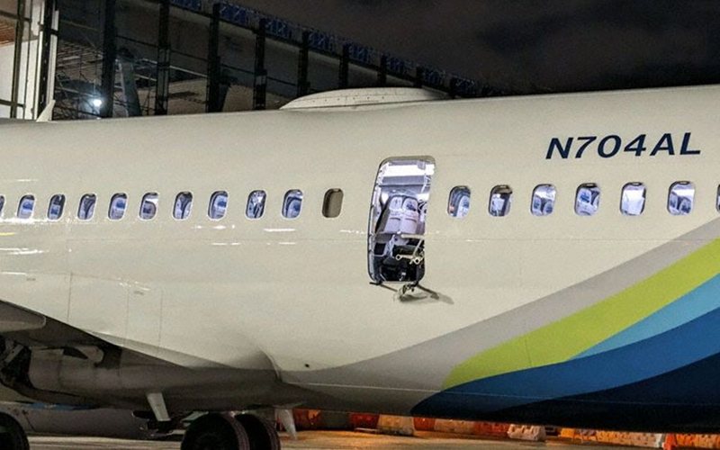 Passageiros relataram que objetos pessoais foram sugados para fora do avião, mas não houve feridos - Reprodução/Redes Sociais