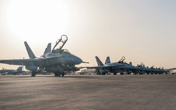 Imagem Caças F/A-18 Hornet reforçam presença militar norte-americana no Oriente Médio