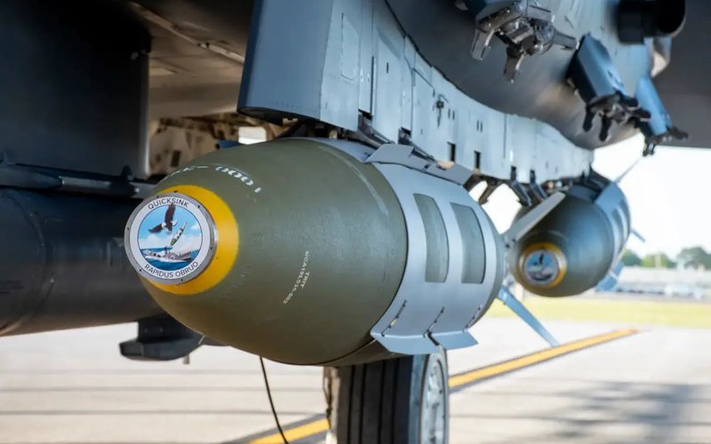 Nova bomba tem como característica um ataque rápido e bem destrutivo - USAF