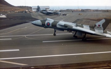 Avro Vulcan fez seu primeiro voo em 1952 e tinha como principal objetivos ataques na extinta União Soviética - Arquivo RAF