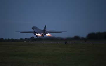 Imagem Bombardeiros B-1B Lancer retornam aos EUA após longo exercício na Europa