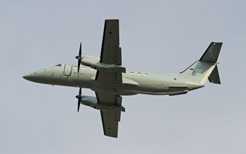 Atualização inclui novos sistemas de navegação por GPS, PFDs e MFDs, com as primeiras aeronaves sendo modernizadas nos Estados Unidos por militares brasileiros - Marcos Junglas