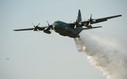 C-130 tamém já atou em combates a incêndios no Brasil - FAB